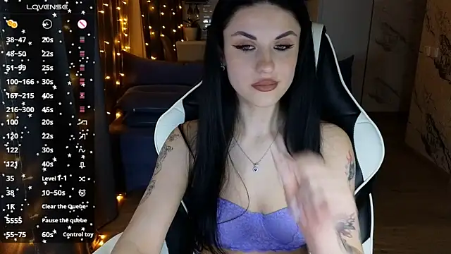 Mary   Moore online show from 01-17-25, 02:18