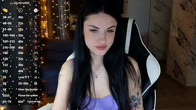 Mary   Moore online show from 02-03-25, 03:20