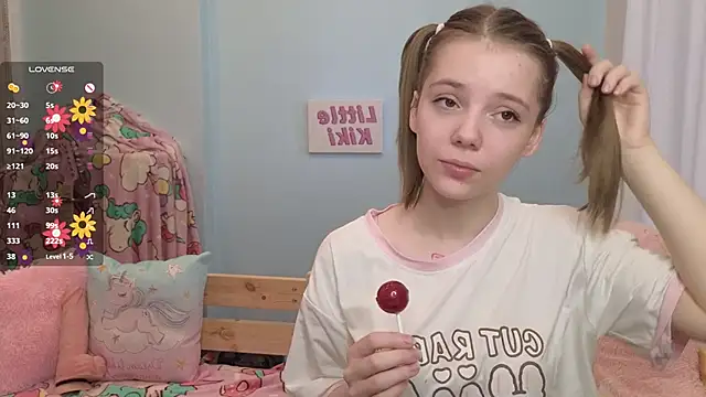 PrincessLittleKiki online show from 10-10-25, 07:18