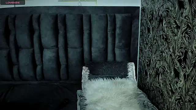 ScarletHoot  online show from 10-13-25, 11:32