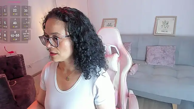 Aliciia cute1 online show from 11-04-25, 10:42