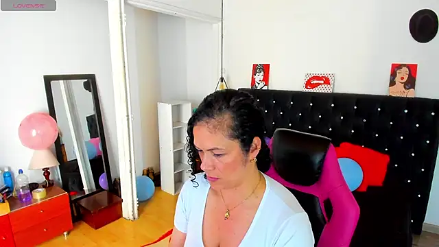 Aliciia cute1 online show from 11-06-25, 10:43