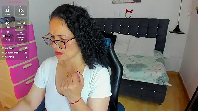 Aliciia cute1 online show from 11-18-25, 10:14