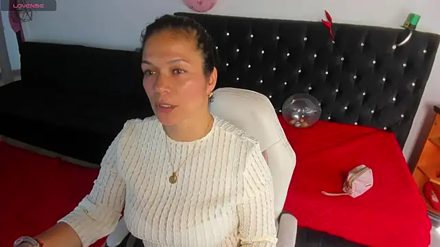 Aliciia cute1 online show from 05-30-26, 07:33
