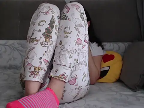  JustmeHere  online show from 10-19-25, 08:04