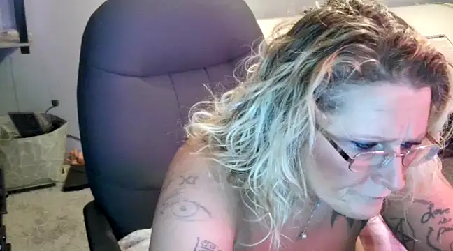 Lisalovely6981 online show from 01-22-25, 12:27