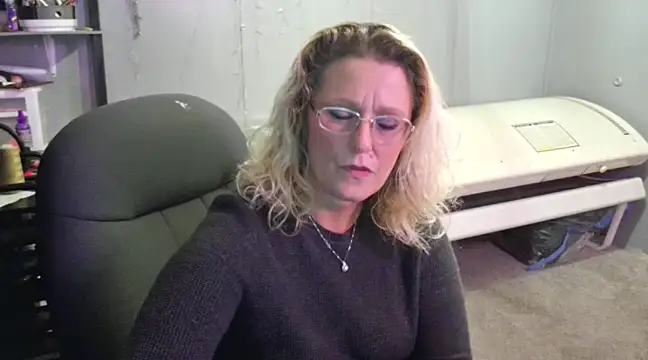 Lisalovely6981 online show from 01-22-25, 10:26