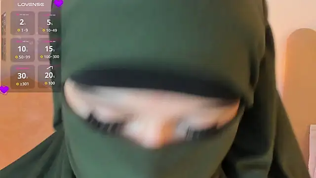 Snapshot of anna-henao chatting on 09-15-25, 11:49 anna-henao online show from 09-15-25, 11:49