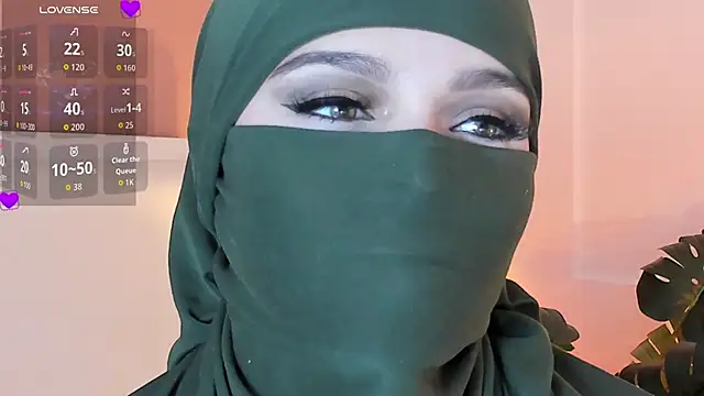 Snapshot of anna-henao chatting on 10-04-25, 08:07 anna-henao online show from 10-04-25, 08:07