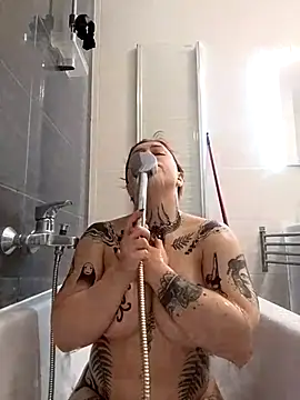 divine eve online show from 12-20-25, 03:08