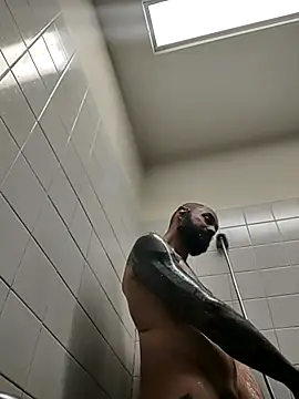 Snapshot of AceSpinning_DJ chatting on 02-19-25, 07:05 AceSpinning DJ online show from 02-19-25, 07:05