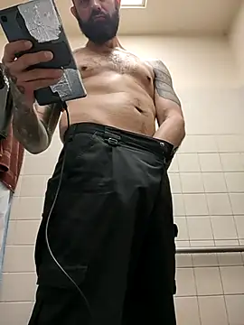 Snapshot of AceSpinning_DJ chatting on 02-21-25, 07:10 AceSpinning DJ online show from 02-21-25, 07:10