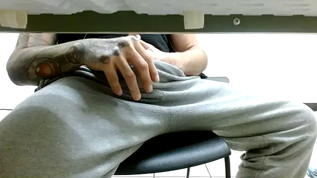 Snapshot of AceSpinning_DJ chatting on 01-05-26, 09:18 AceSpinning DJ online show from 01-05-26, 09:18