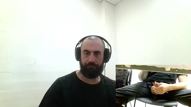 Snapshot of AceSpinning_DJ chatting on 01-06-26, 04:54 AceSpinning DJ online show from 01-06-26, 04:54