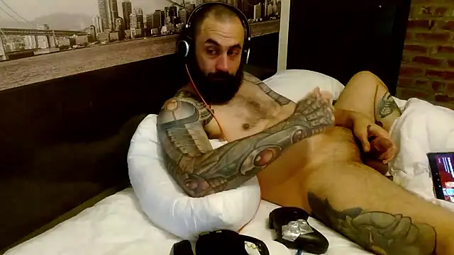 Snapshot of AceSpinning_DJ chatting on 01-13-26, 06:51 AceSpinning DJ online show from 01-13-26, 06:51