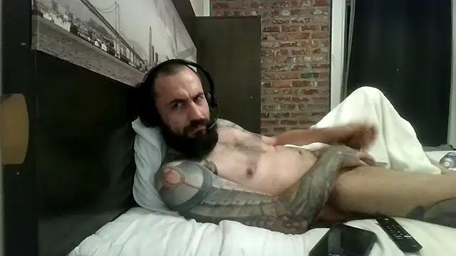 Snapshot of AceSpinning_DJ chatting on 01-19-26, 02:10 AceSpinning DJ online show from 01-19-26, 02:10