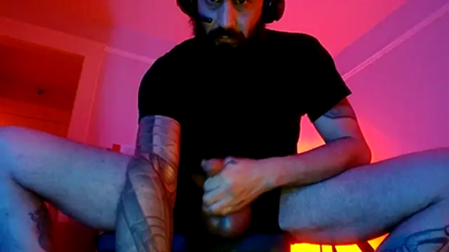 Snapshot of AceSpinning_DJ chatting on 02-14-26, 09:17 AceSpinning DJ online show from 02-14-26, 09:17