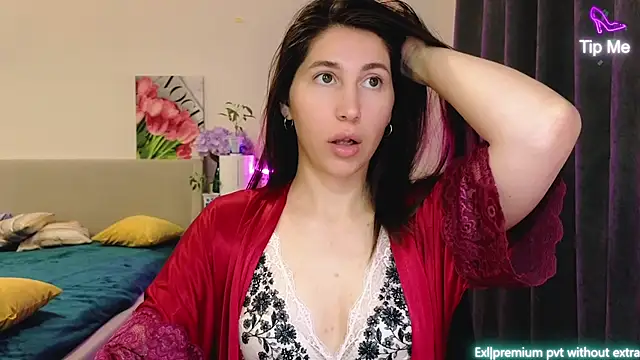 Snapshot of marrycolins chatting on 05-21-26, 03:02 marrycolins online show from 05-21-26, 03:02