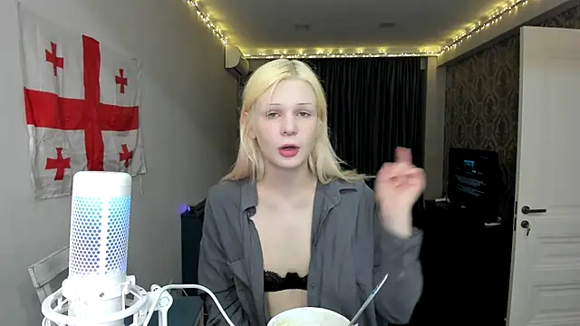 sashakiss99 online show from 02-19-25, 03:49