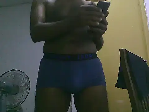 Snapshot of chocodk01 chatting on 02-12-26, 12:11 chocodk01 online show from 02-12-26, 12:11