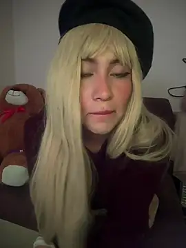 LunaAurora3 online show from 04-11-26, 05:45