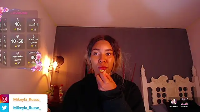 Snapshot of Mikeyla-Russo chatting on 12-05-24, 09:06 Mikeyla-Russo online show from 12-05-24, 09:06