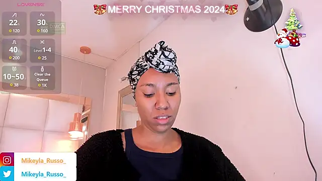 Snapshot of Mikeyla-Russo chatting on 12-23-24, 09:08 Mikeyla-Russo online show from 12-23-24, 09:08