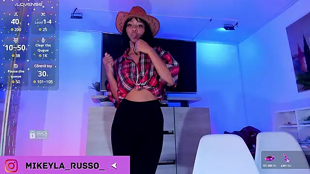 Snapshot of Mikeyla-Russo chatting on 01-23-25, 10:01 Mikeyla-Russo online show from 01-23-25, 10:01