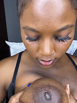 Snapshot of chocogirl01 chatting on 01-19-25, 12:39 chocogirl01 online show from 01-19-25, 12:39