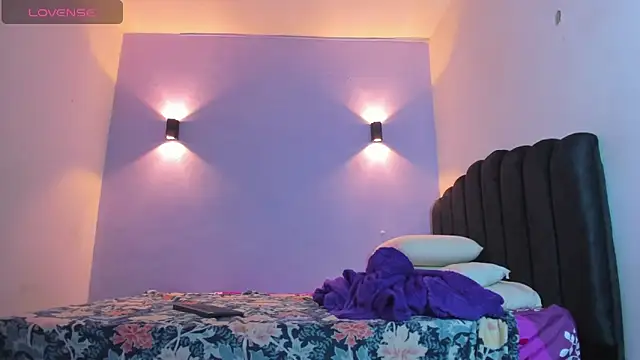 Snapshot of Sofia_Clauss_ chatting on 01-09-25, 04:41 Sofia Clauss online show from 01-09-25, 04:41