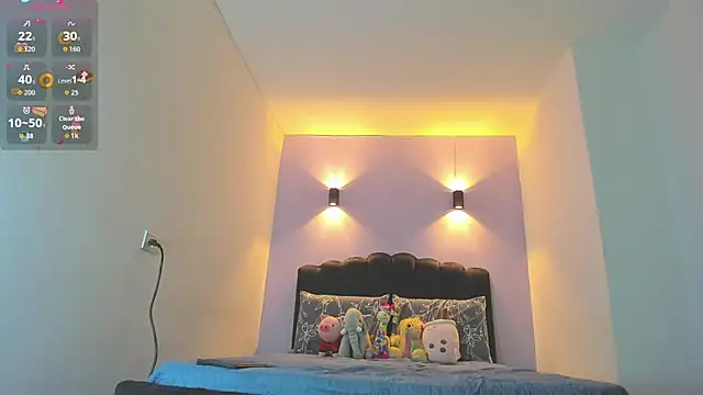 Snapshot of Sofia_Clauss_ chatting on 10-19-25, 04:24 Sofia Clauss online show from 10-19-25, 04:24