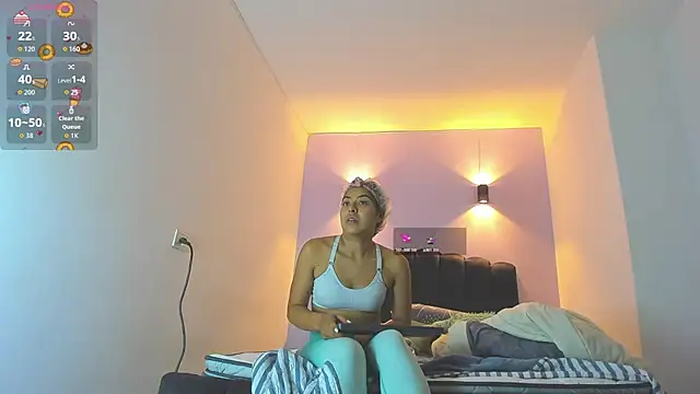 Snapshot of Sofia_Clauss_ chatting on 10-21-25, 04:46 Sofia Clauss online show from 10-21-25, 04:46