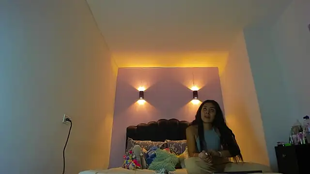 Sofia Clauss  online show from 02-08-26, 03:21