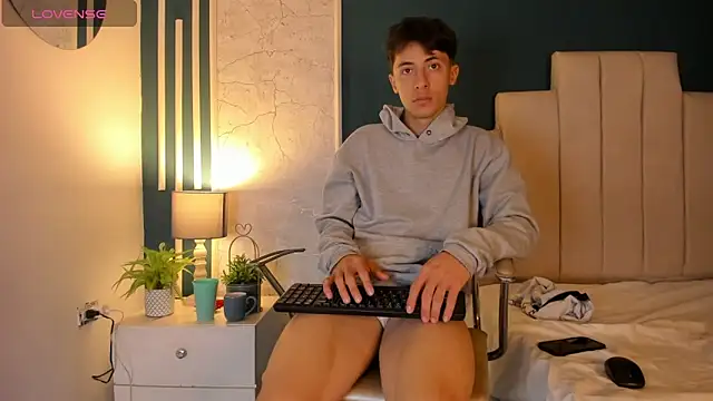 AlessandroDybala online show from 01-31-25, 03:33