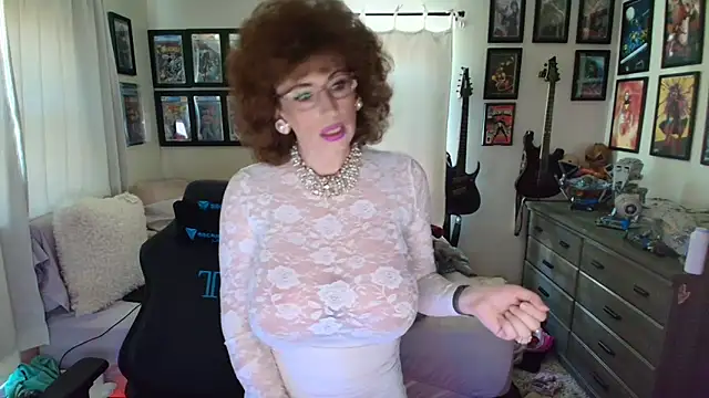 Snapshot of TSCassandraLove chatting on 03-06-26, 03:52 TSCassandraLove online show from 03-06-26, 03:52