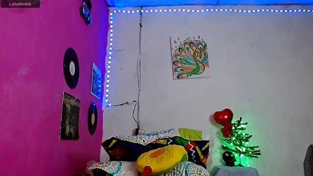 sensitive brunette online show from 01-04-25, 02:35