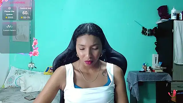 Snapshot of sensitive_brunette chatting on 06-03-26, 02:58 sensitive brunette online show from 06-03-26, 02:58