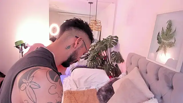 Tom cooper  online show from 11-19-25, 12:49