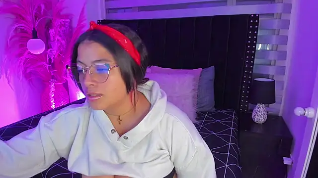 Snapshot of Sofiia-Rubb chatting on 03-03-25, 07:21 Sofiia-Rubb online show from 03-03-25, 07:21