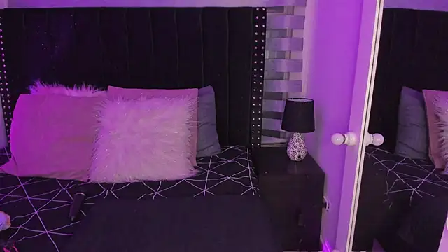 Snapshot of Sofiia-Rubb chatting on 03-12-25, 04:19 Sofiia-Rubb online show from 03-12-25, 04:19