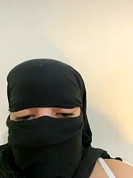 Snapshot of Barbyxhot chatting on 10-21-25, 01:50 Barbyxhot online show from 10-21-25, 01:50