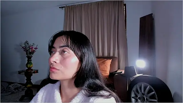 Lauren A online show from 10-23-25, 07:23