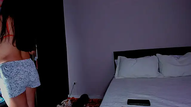 Snapshot of Lauren_A chatting on 02-17-26, 10:05 Lauren A online show from 02-17-26, 10:05