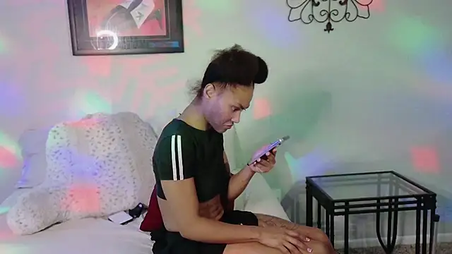 Snapshot of yiauana chatting on 02-18-25, 07:32 yiauana online show from 02-18-25, 07:32