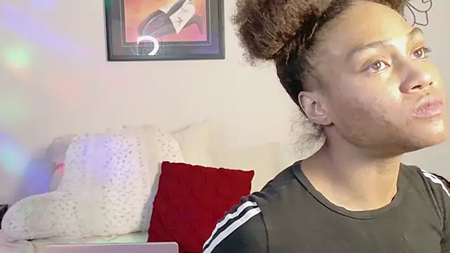 Snapshot of yiauana chatting on 02-18-25, 10:38 yiauana online show from 02-18-25, 10:38