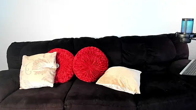 Snapshot of yiauana chatting on 03-09-25, 08:10 yiauana online show from 03-09-25, 08:10