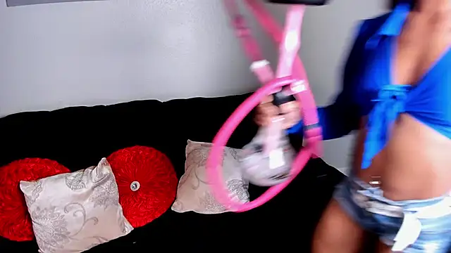 Snapshot of yiauana chatting on 03-23-25, 03:10 yiauana online show from 03-23-25, 03:10