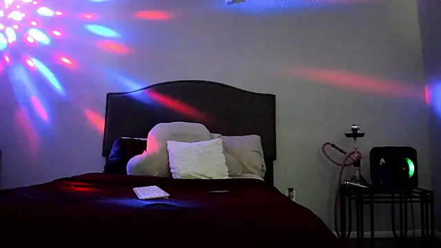 Snapshot of yiauana chatting on 09-09-25, 08:47 yiauana online show from 09-09-25, 08:47