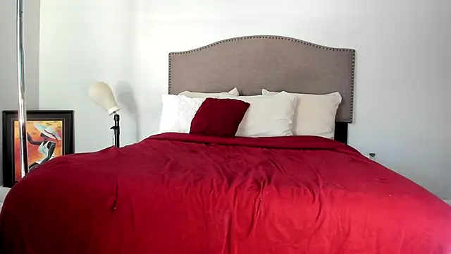 Snapshot of yiauana chatting on 09-19-25, 04:18 yiauana online show from 09-19-25, 04:18