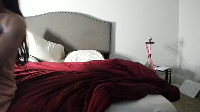 Snapshot of yiauana chatting on 09-22-25, 12:18 yiauana online show from 09-22-25, 12:18